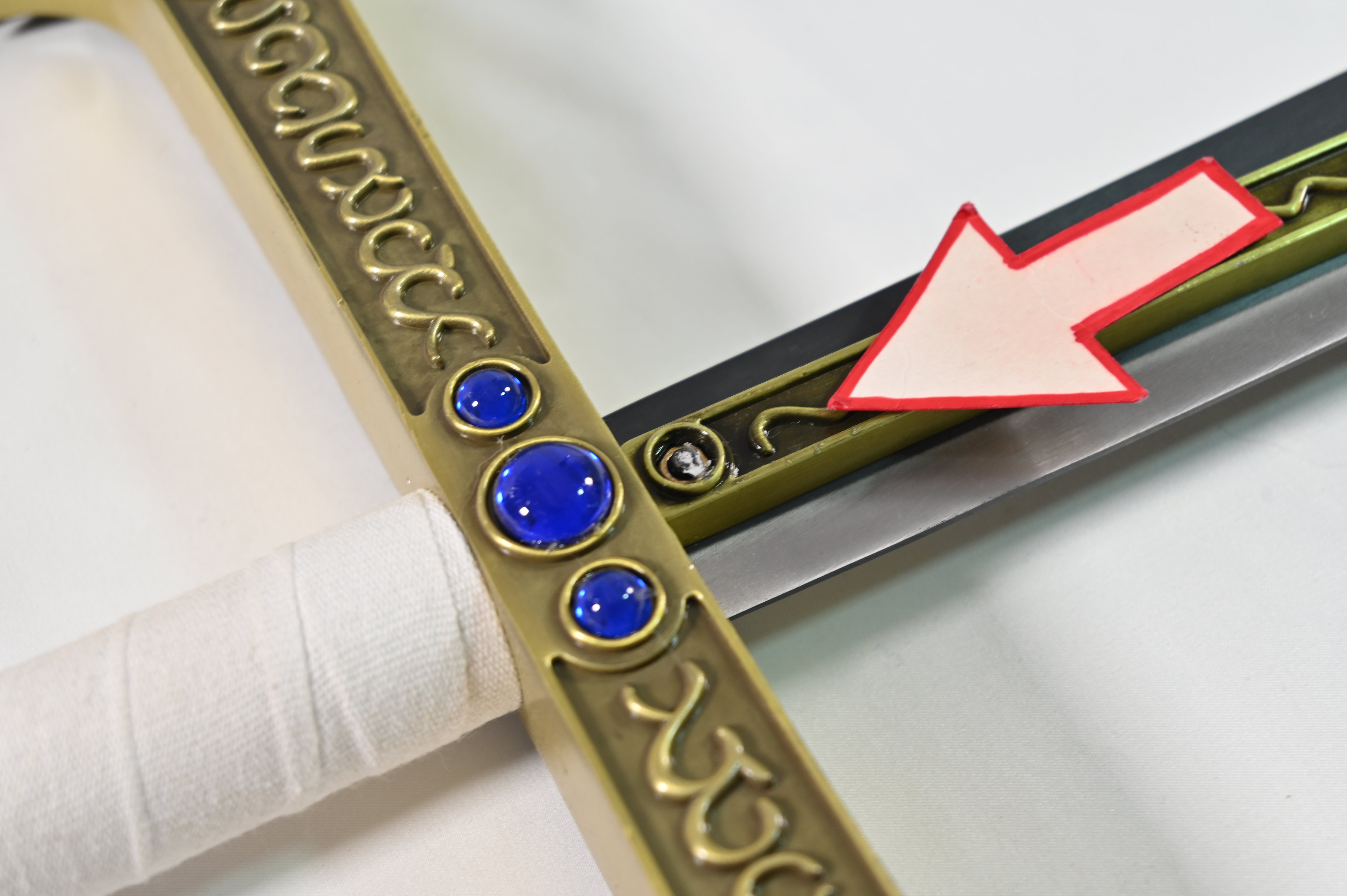 Yoru - pomo y guarda dañada