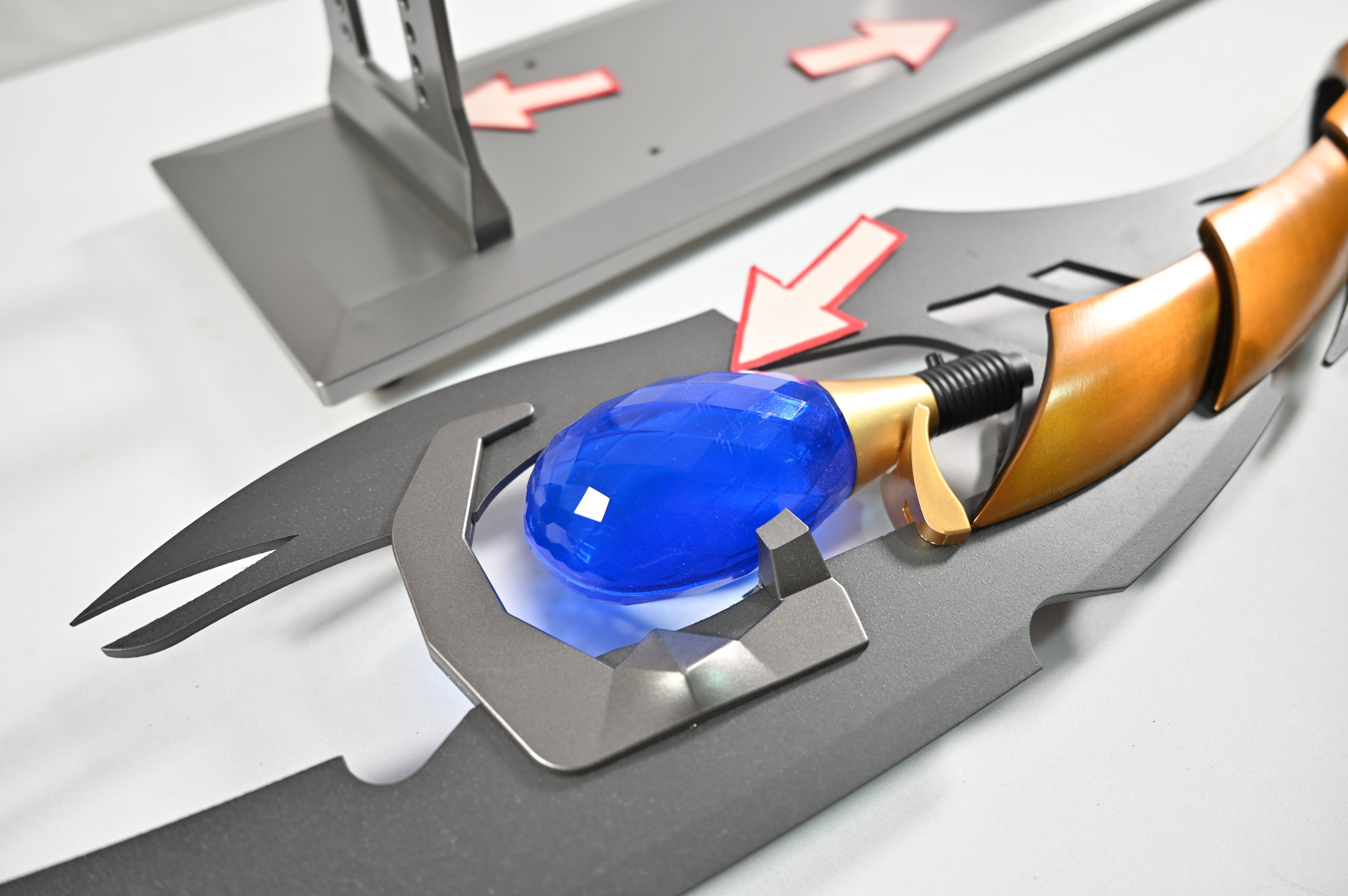 Cetro Chitauri - soporte y cetro rayados