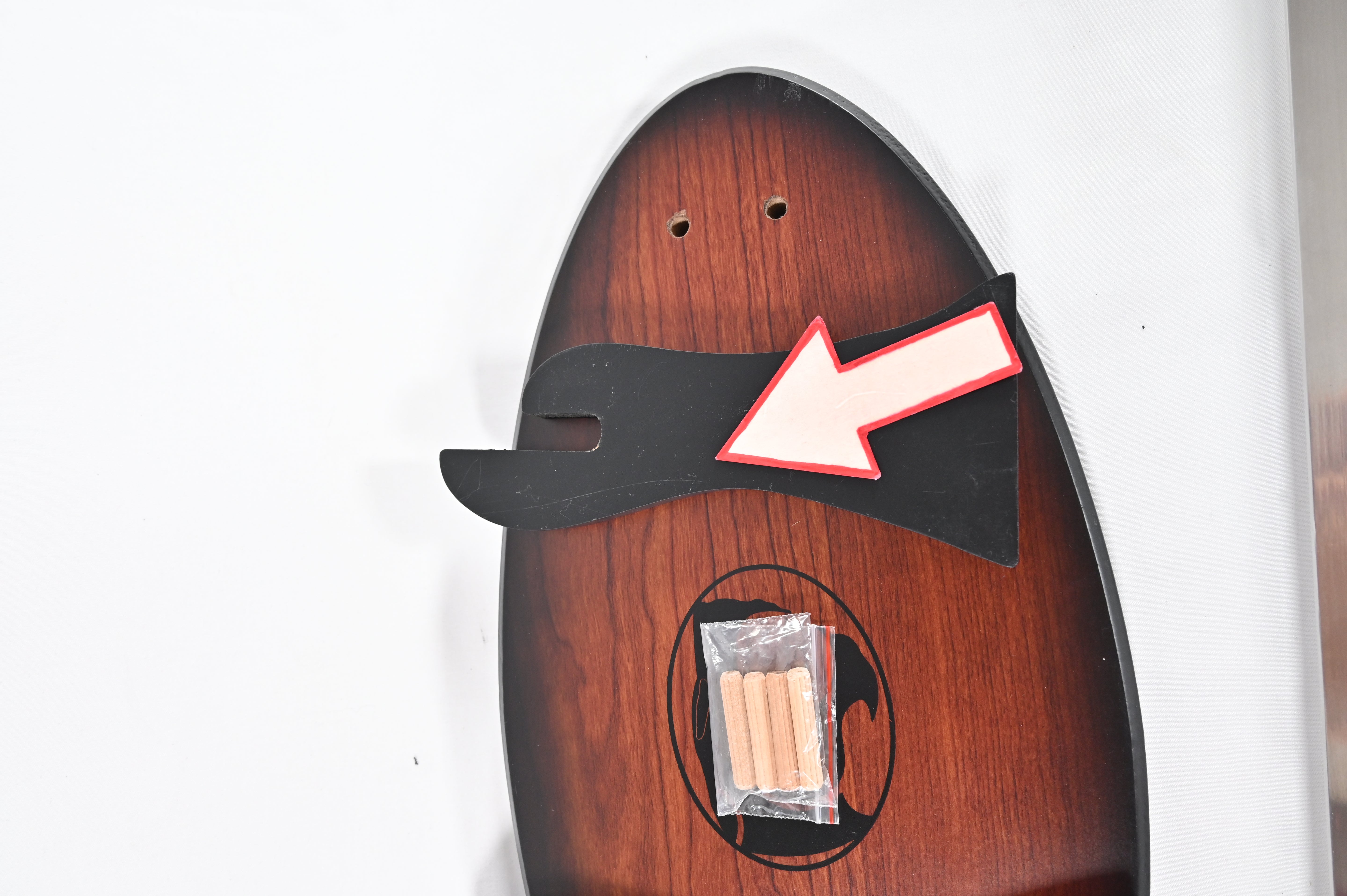 Espada del Augurio - logo dañado, soporte rayado