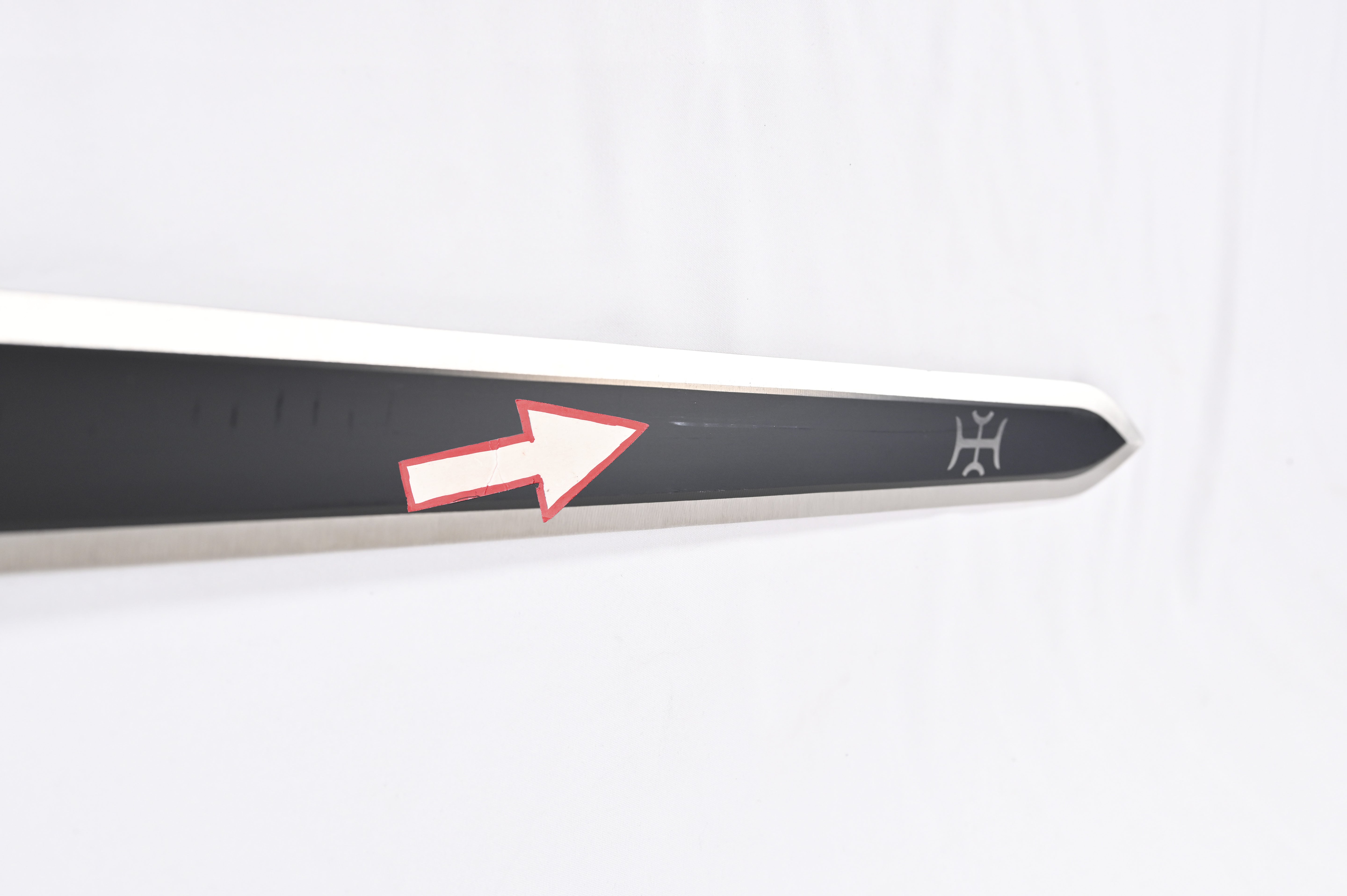 Elucidator - funda quebrada, hoja dañada