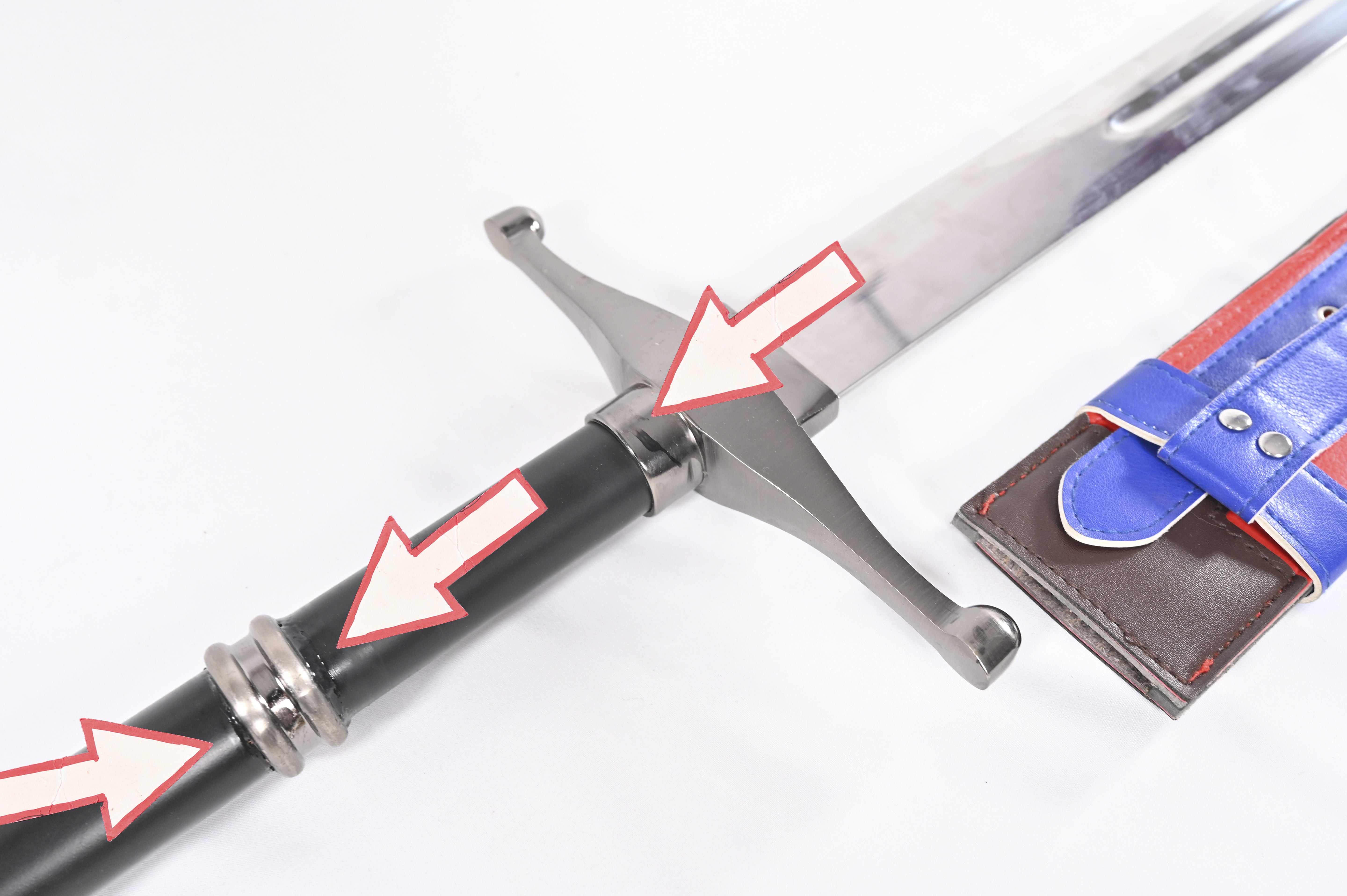 Brave Sword - guardamanos manchado, pomo dañado