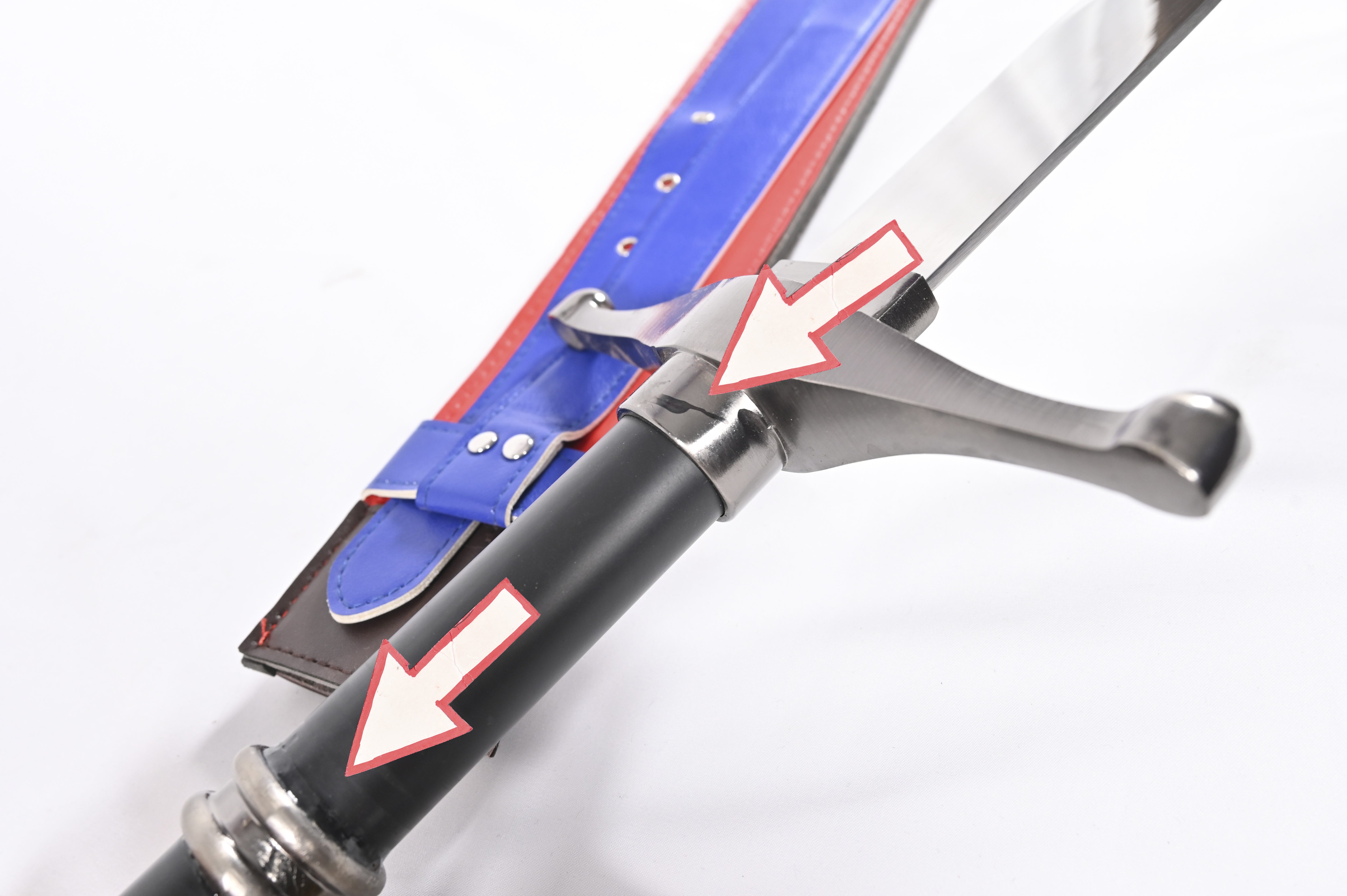 Brave Sword - guardamanos manchado, pomo dañado