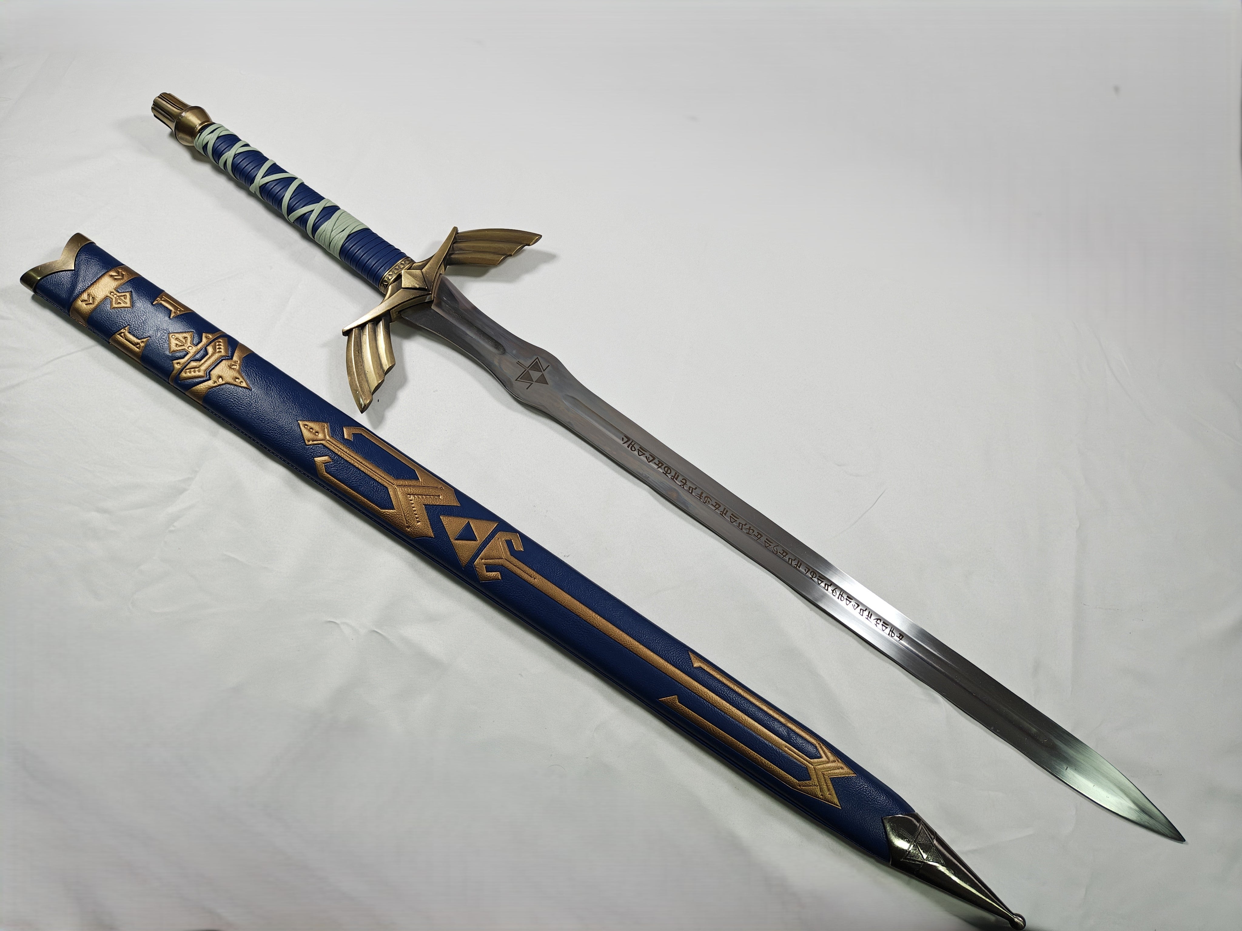 Royal Master Sword - guardamanos manchado, hoja con mancha en punta