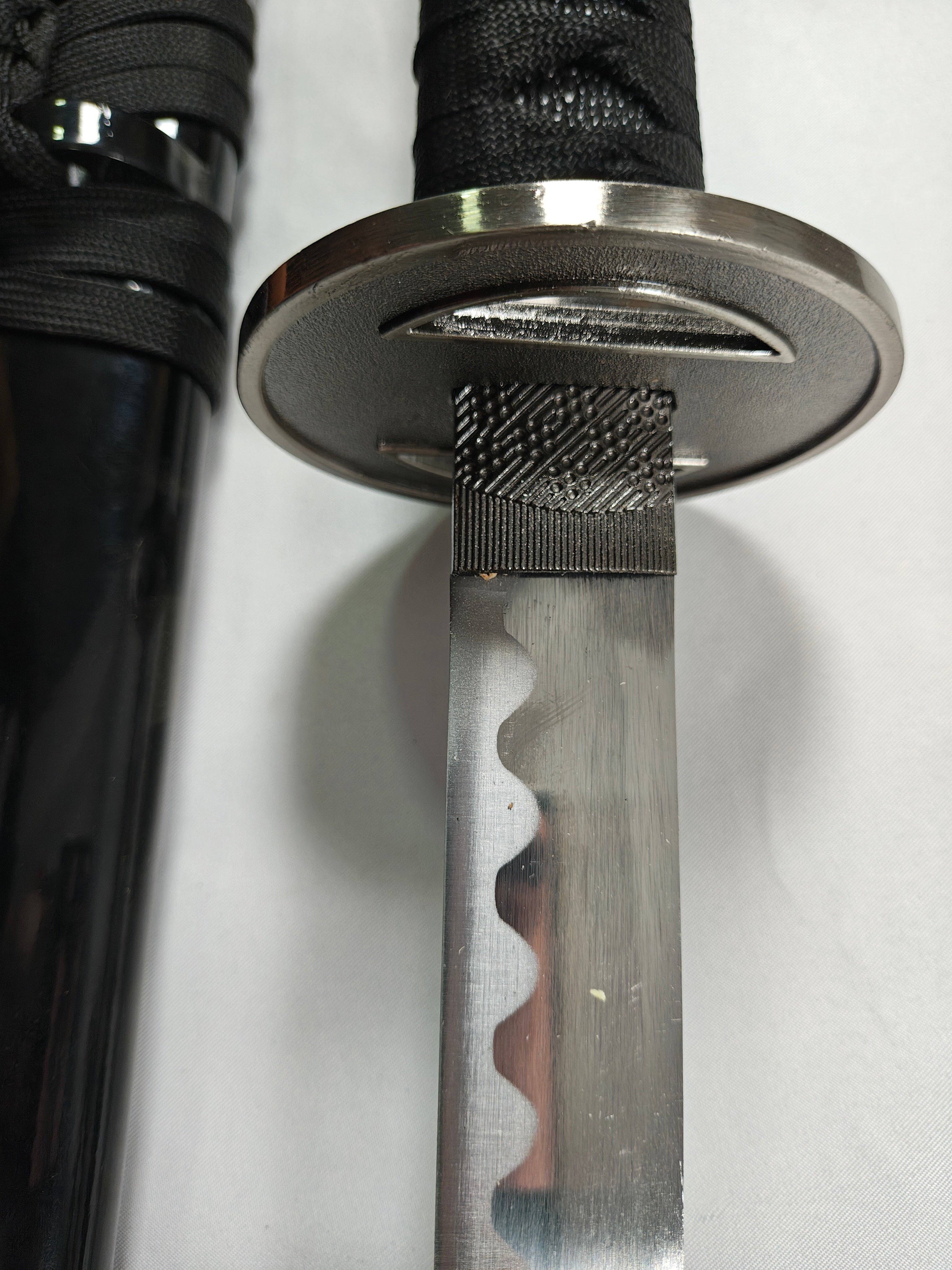 Sakabato - hoja rayada, punta con óxido