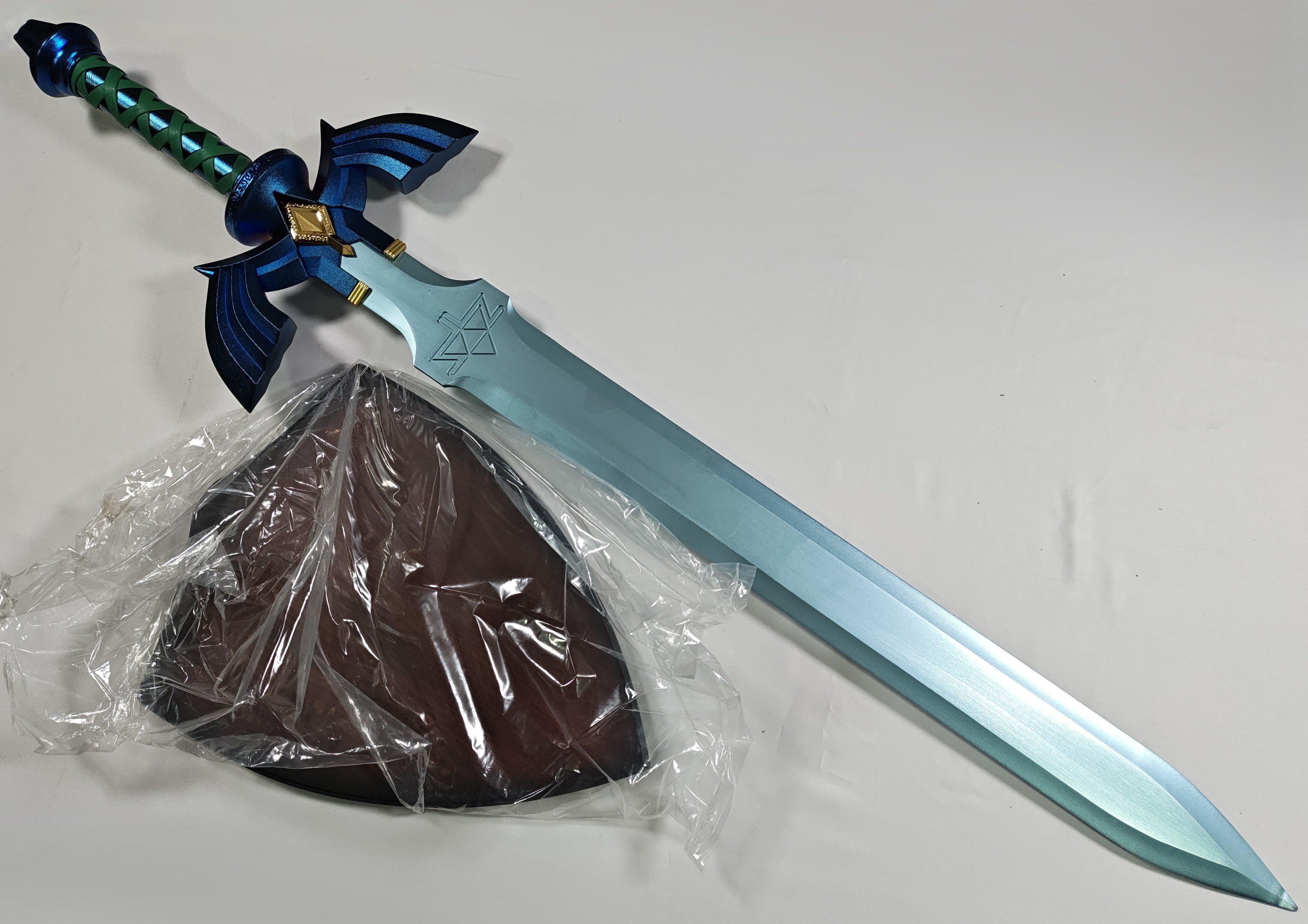 Elite Master Sword - Edición Definitiva - hoja rayada, punta dañada
