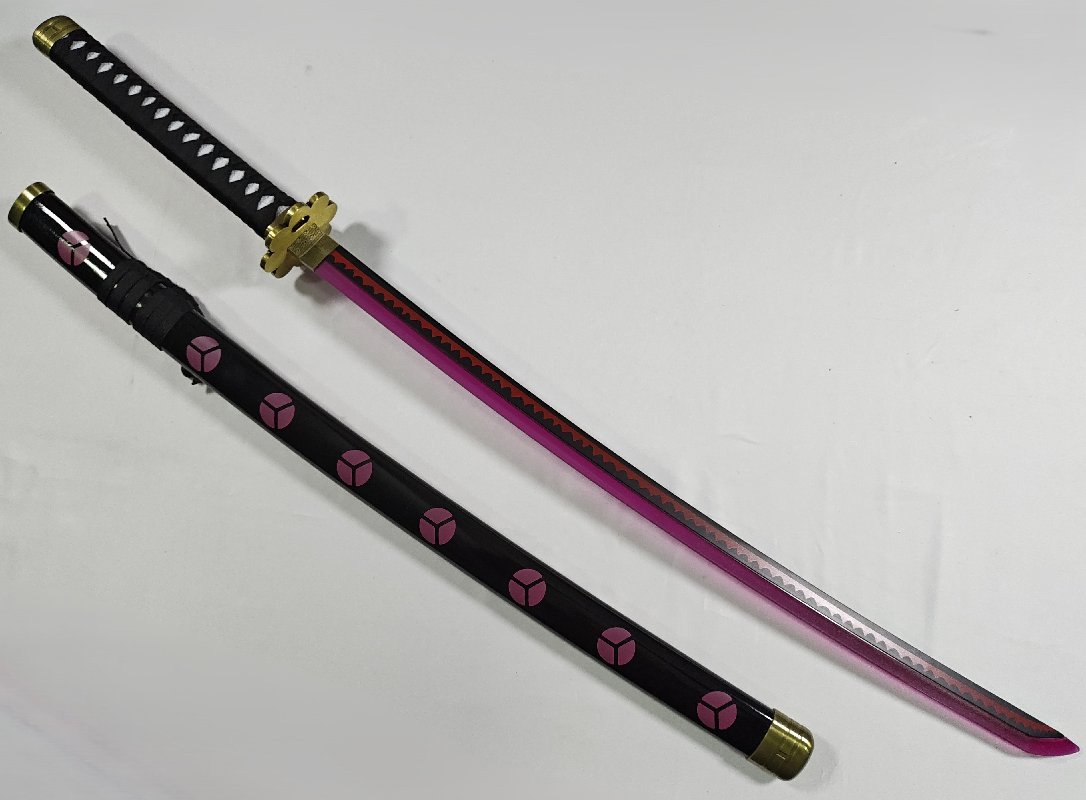 Shusui (iluminación LED) - tsuba rayado, funda rayada