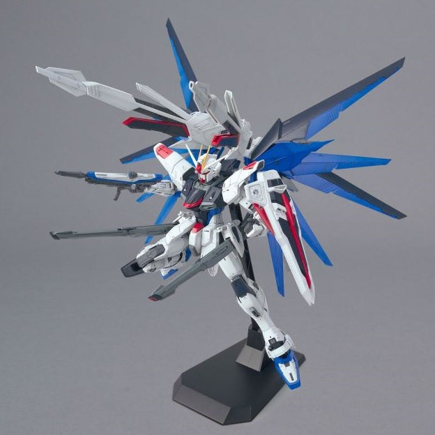 MG 1/100 Freedom Ver. 2.0 Gundam