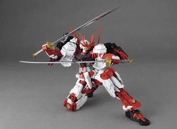 MG 1/100 Sengoku Astray Gundam