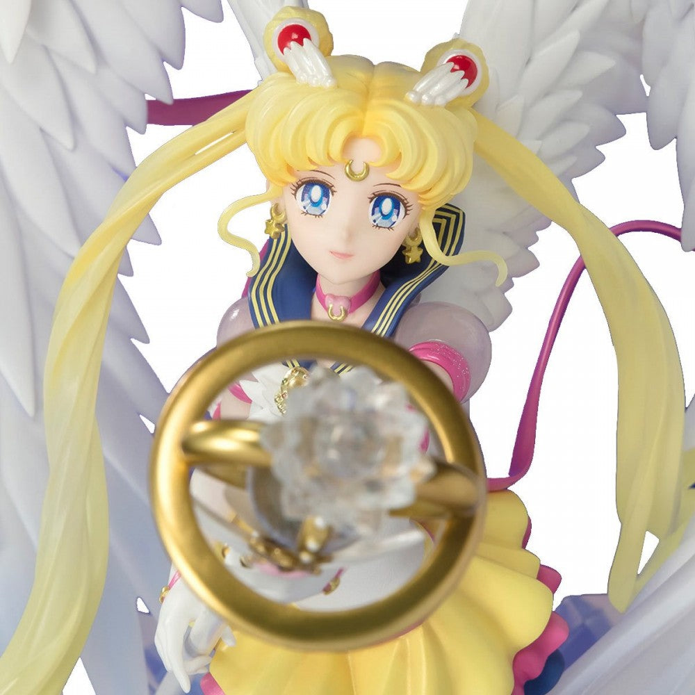 Figuarts Zero choutte - Eternal Sailor Moon (Darkness calls to light, and light, summons darkness) - Sailor Moon