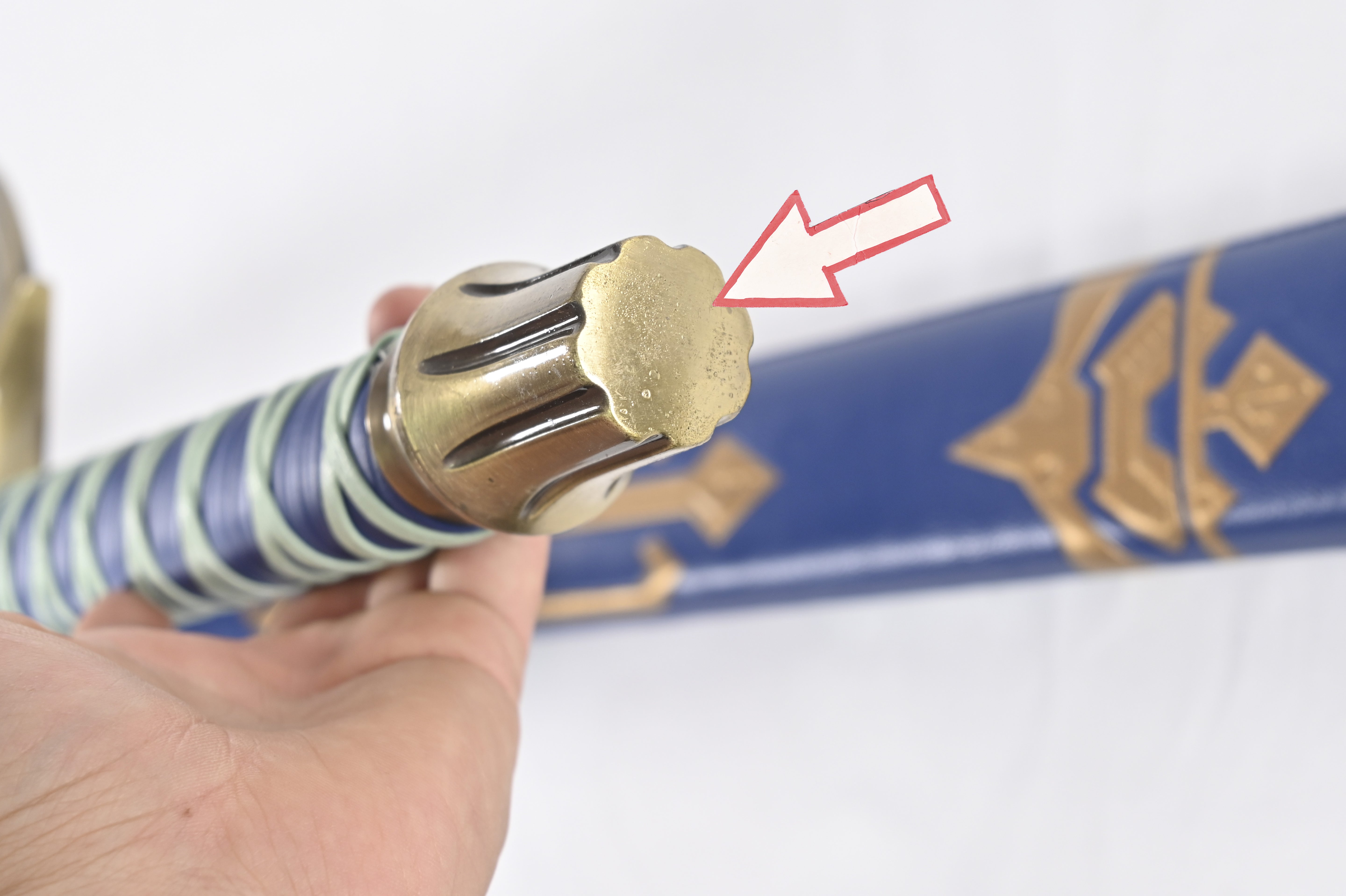 Royal Master Sword - guardamanos manchado, funda manchada, hoja con picaduras
