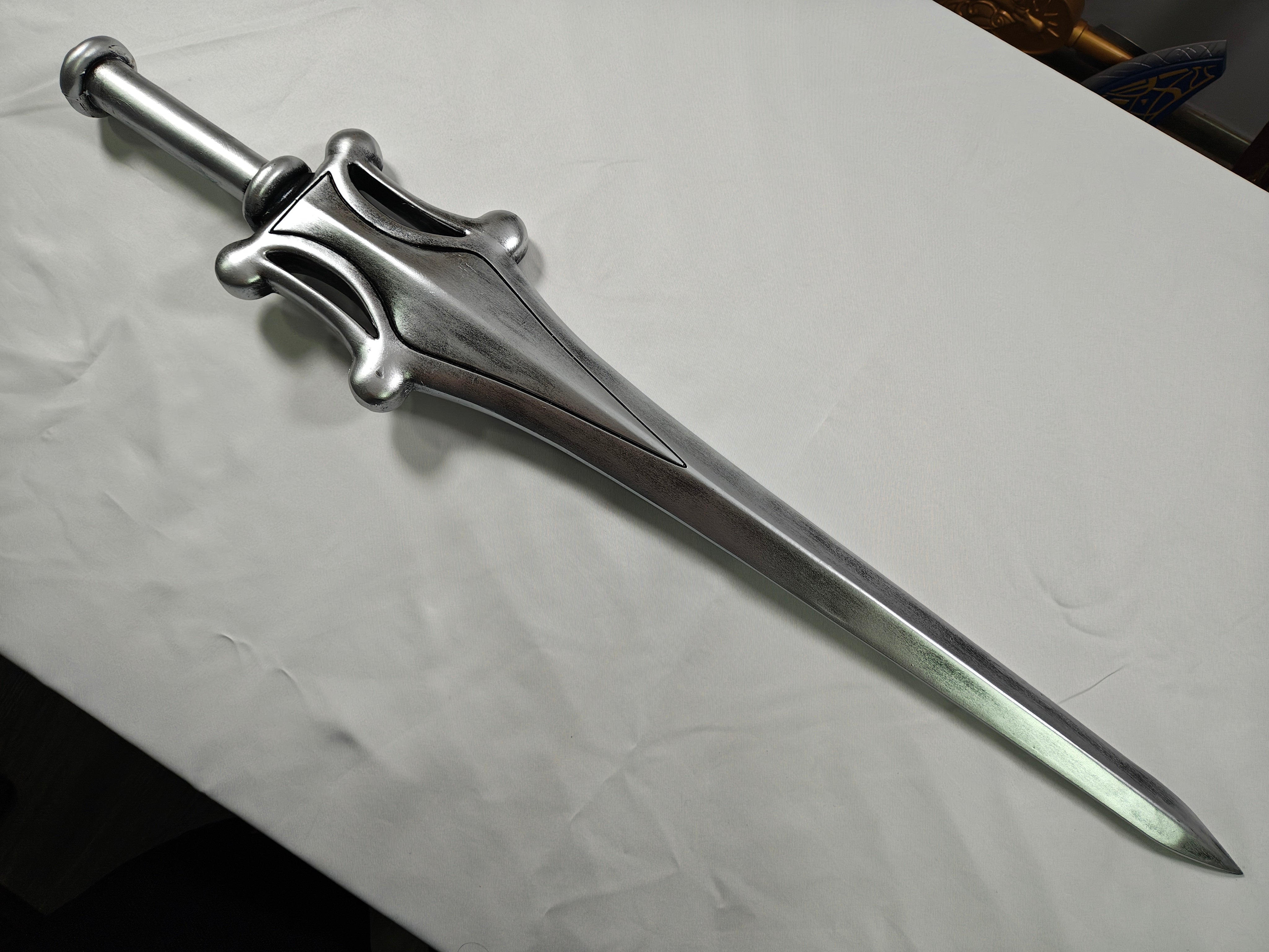 Espada del Poder (fibra de vidrio) - guarda y hoja con picaduras