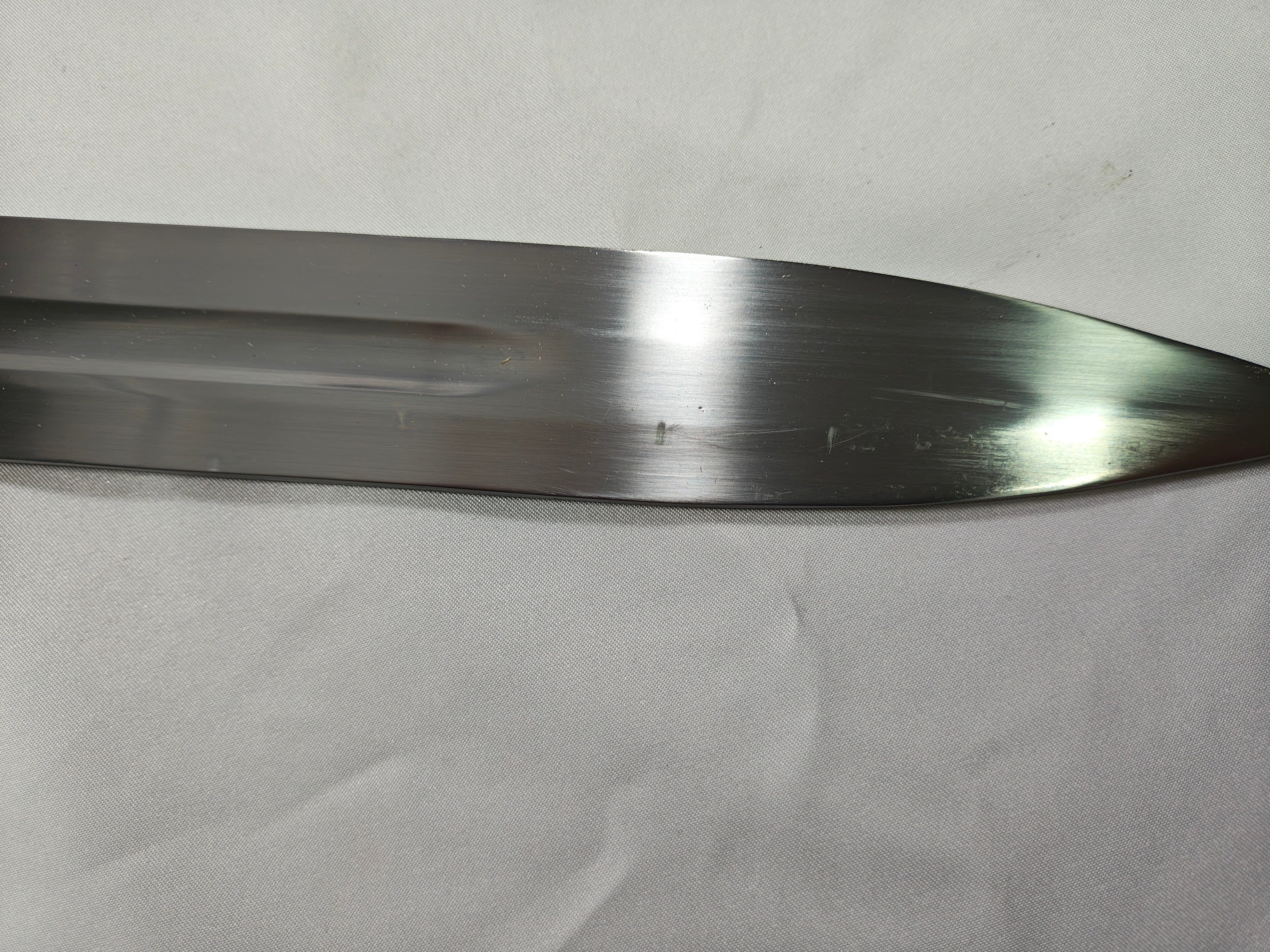 Royal Master Sword - guardamanos manchado, hoja con mancha en punta