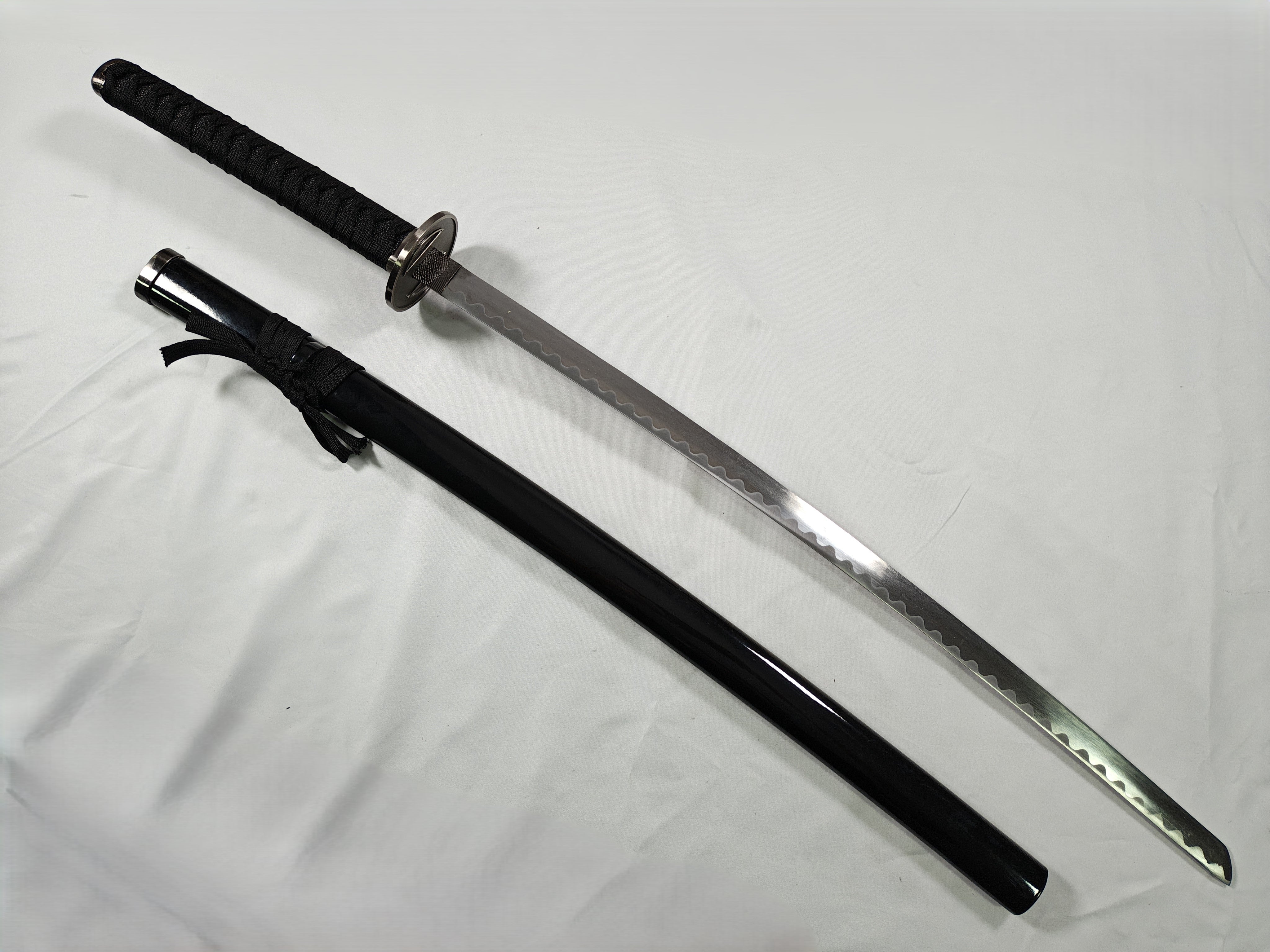 Sakabato - hoja rayada, punta con óxido