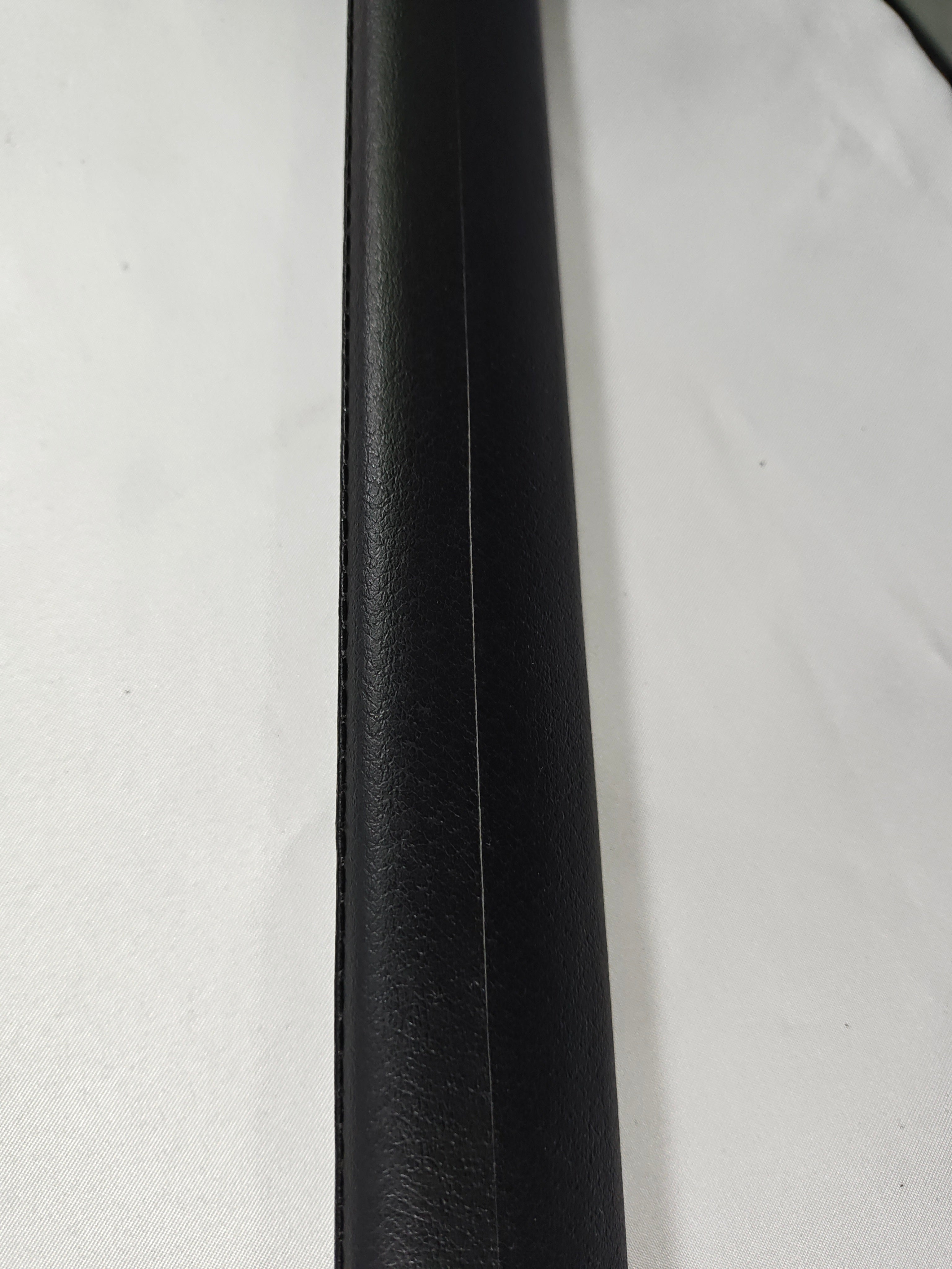 Espada de Altaïr - funda dañada, hoja manchada