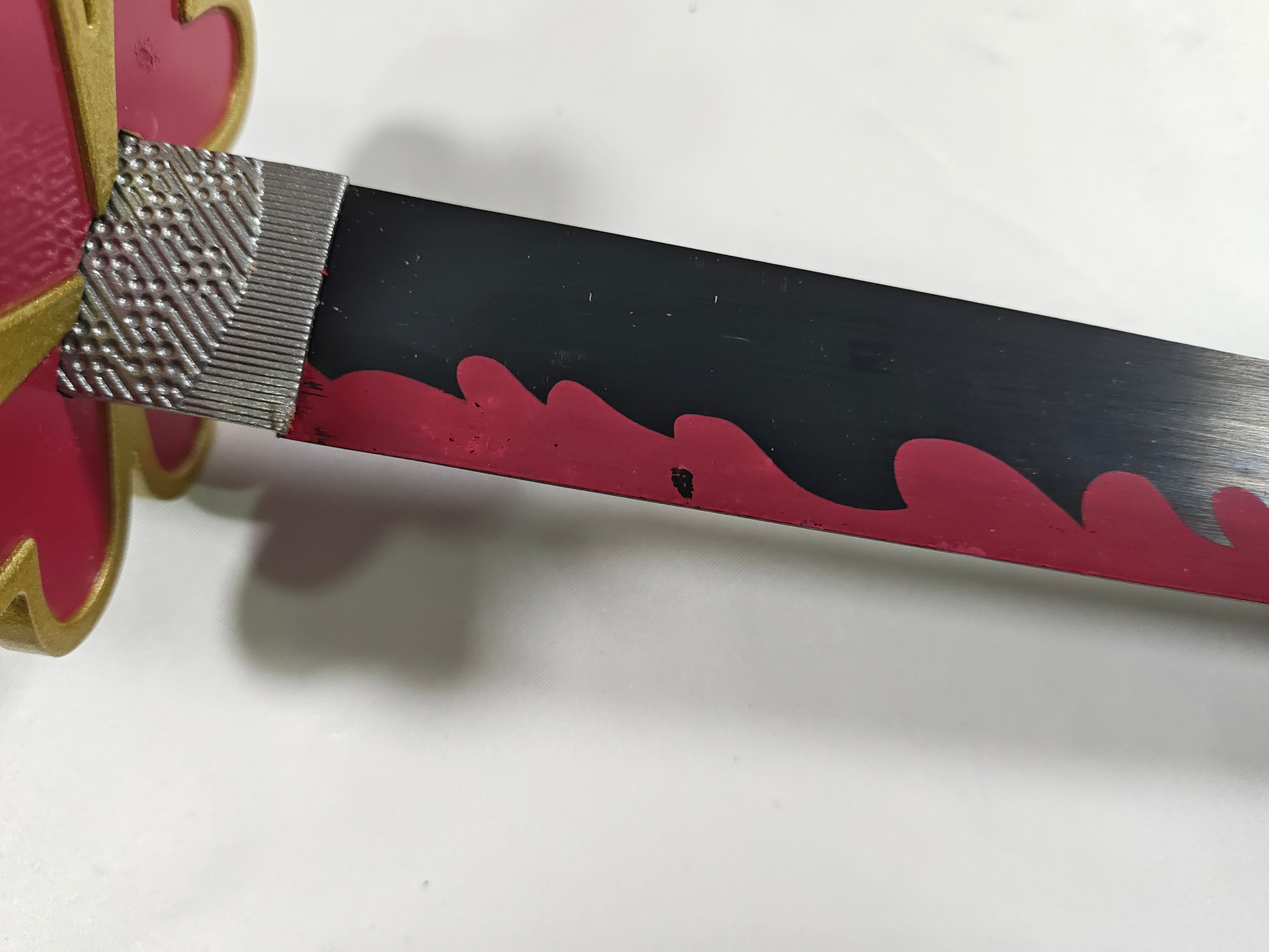 Love Hashira - pintura dañada