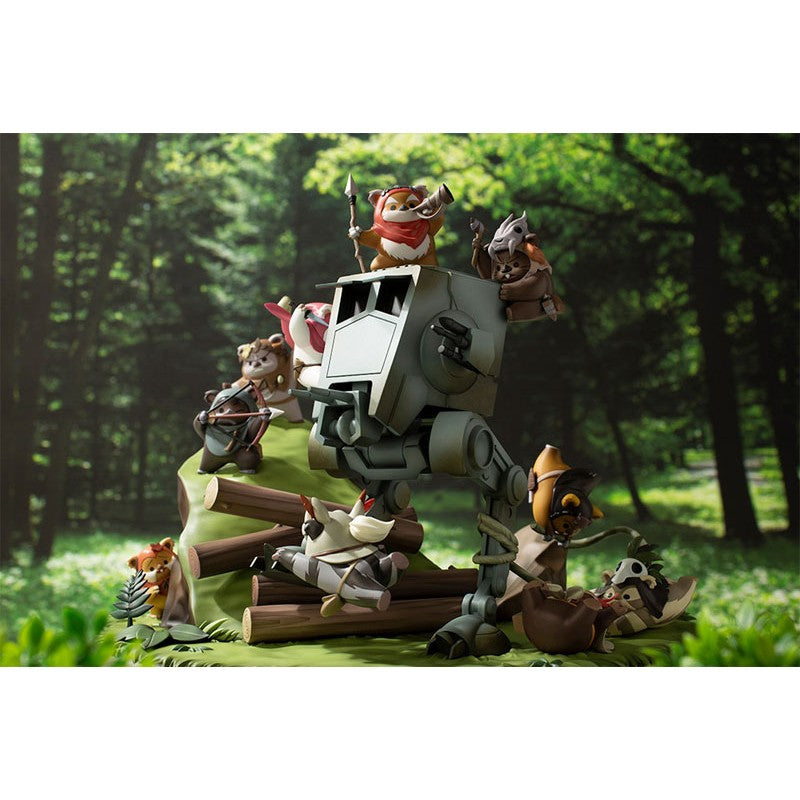 ArtFX Artist Series - Battle of Endor The Little Rebels - Star Wars (empaque dañado)