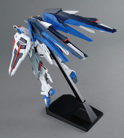 MG 1/100 Freedom Ver. 2.0 Gundam