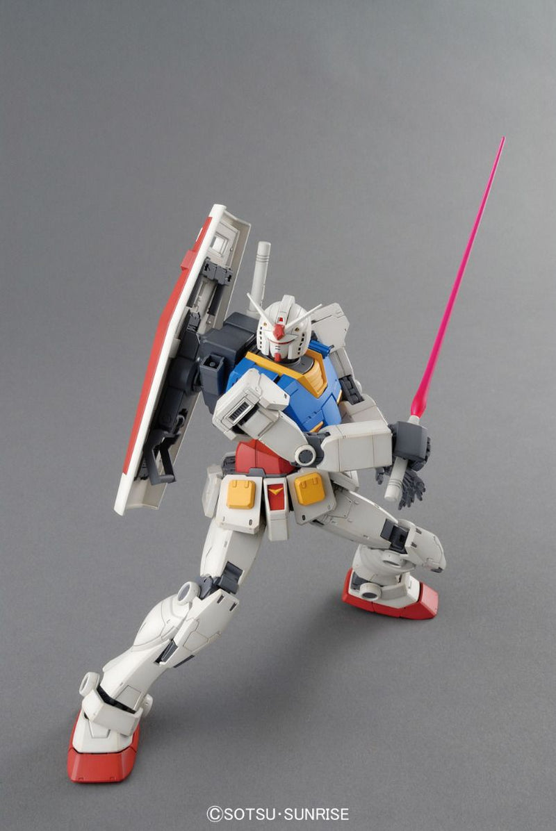 GUNDAM - MG 1/100 RX-78-4 Gundam - Model Kit